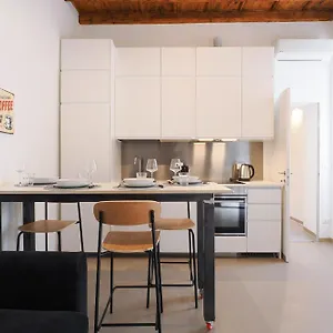 https://apt-navigli-exclusive.it-lombardy.com